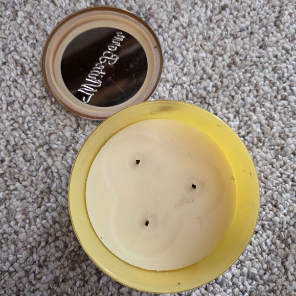 🎈2/$15 White Barn Boardwalk Candle - Sunny Yellow - Picture 3 of 5